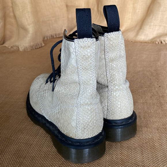 Dr Martens Pascal 1460 Snakeprint Cream High Shine Lace up Combat Boots - Picture 12 of 15